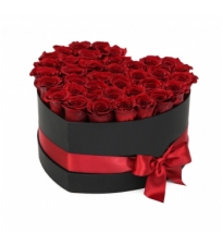 Красные розы в коробке сердце код товара 1597
