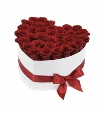 Красные розы в коробке сердце код товара 1603